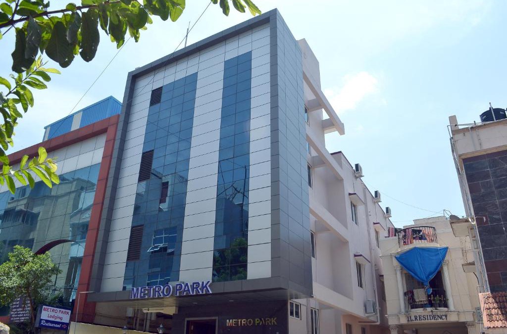 Vadapalani Hotel | Metro Park