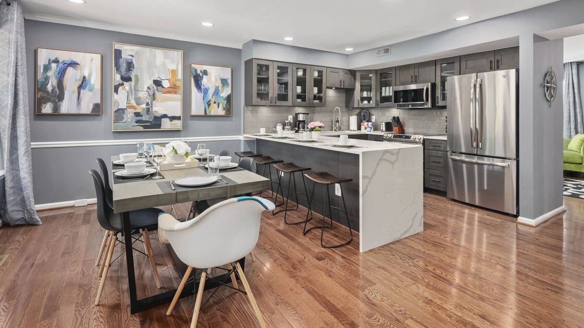 Countryside House | Metropolis: Charming Townhome 40 Min from DC