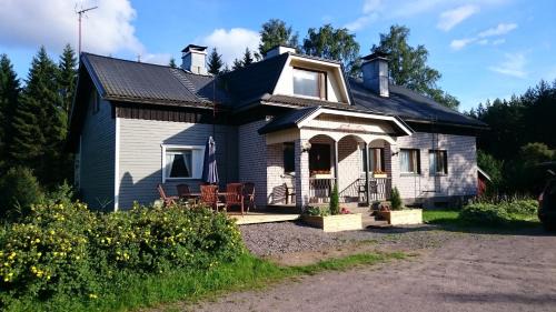 Pohja House | Metsäniityn Tuvat