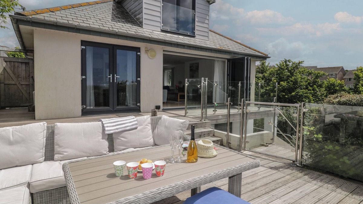 Wembury Cottage | MEWSTONE VIEW, pet friendly, country holiday cottage in Wembury