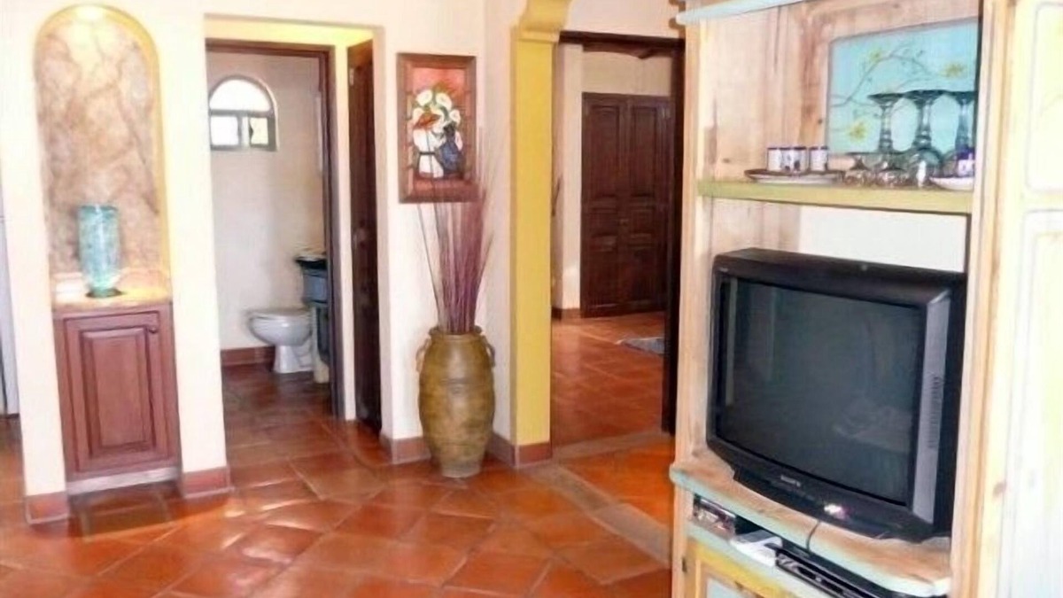Ajijic House | Mexican Jewel House . Allan Fotheringham Stayed Here !