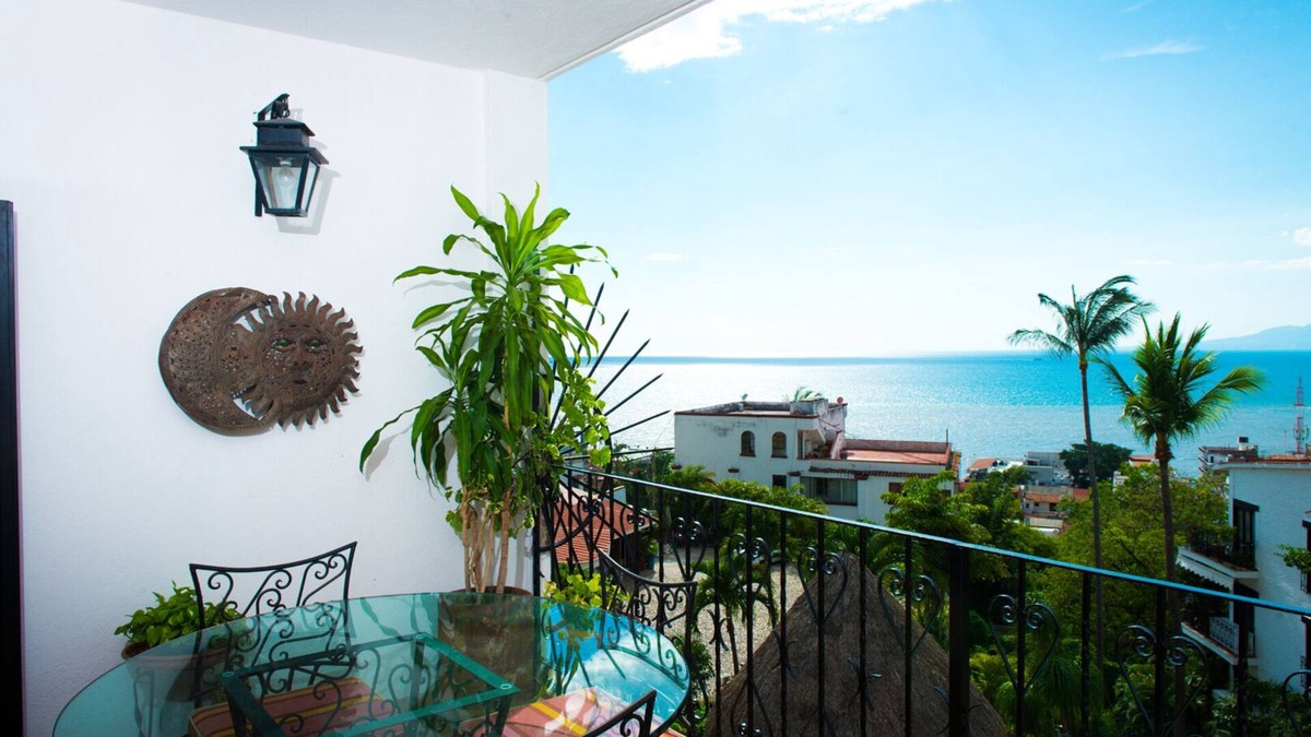 Downtown Puerto Vallarta Condo | Mexican Jewel - Spectacular Ocean Views in the Heart of Vallarta!