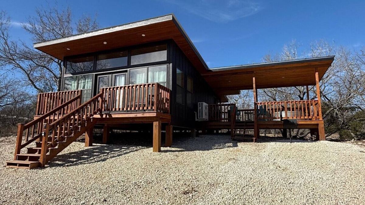 Uvalde Cabin | Mexico-themed cabin in Texas Hill Country on the Nueces River