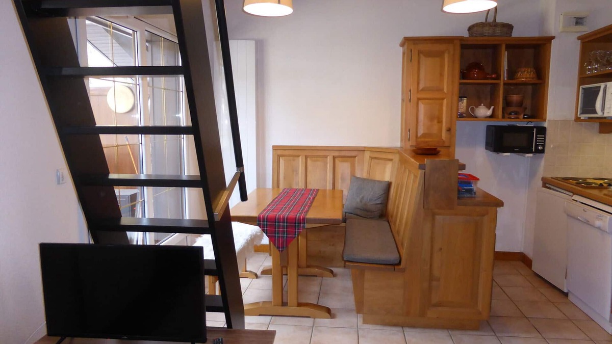Les Contamines-Montjoie Apartment | Mezzanine studio for 4 in Les Contamines-Montjoie with garage