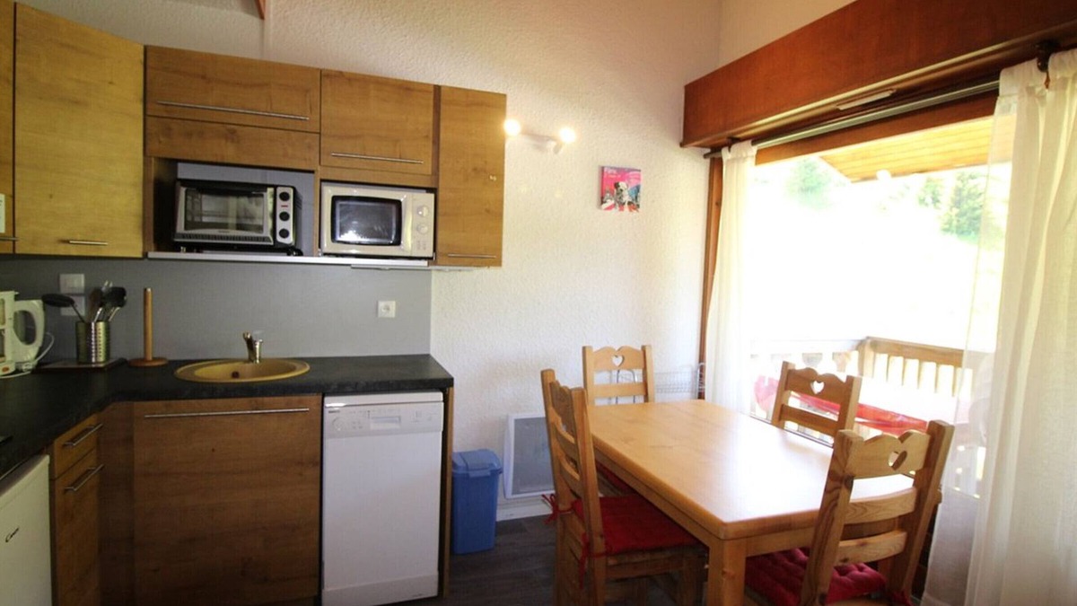 Auris Apartment | Mezzanine studio with cabin for 4 at the foot of the slopes, Auris en Oisans