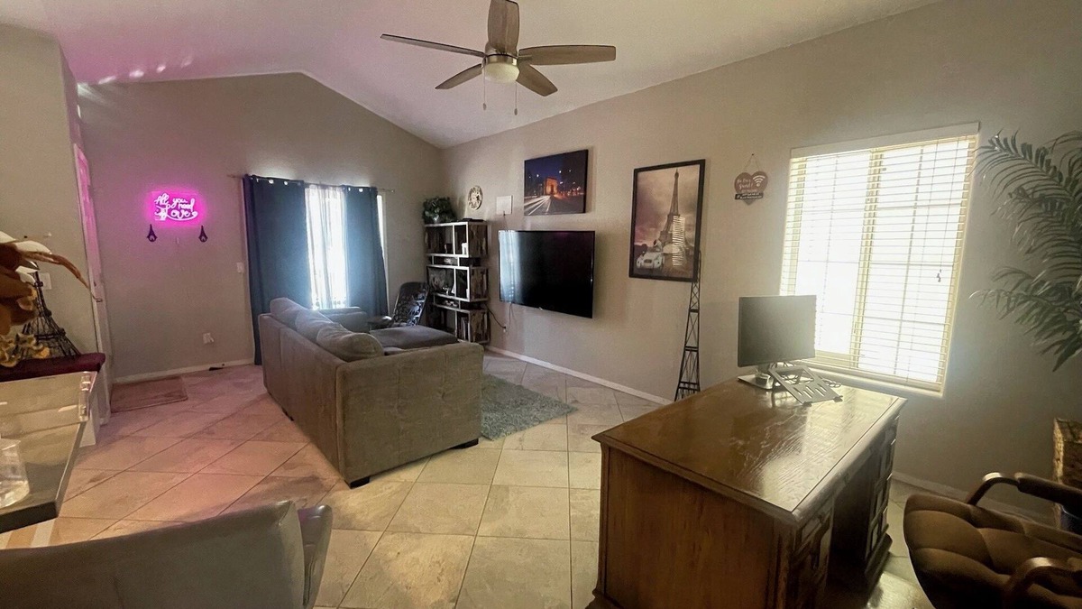 Tempe House | Mi Casita De Paris-Heart of Phoenix Metro Area-Parisian themed w/Community Pool