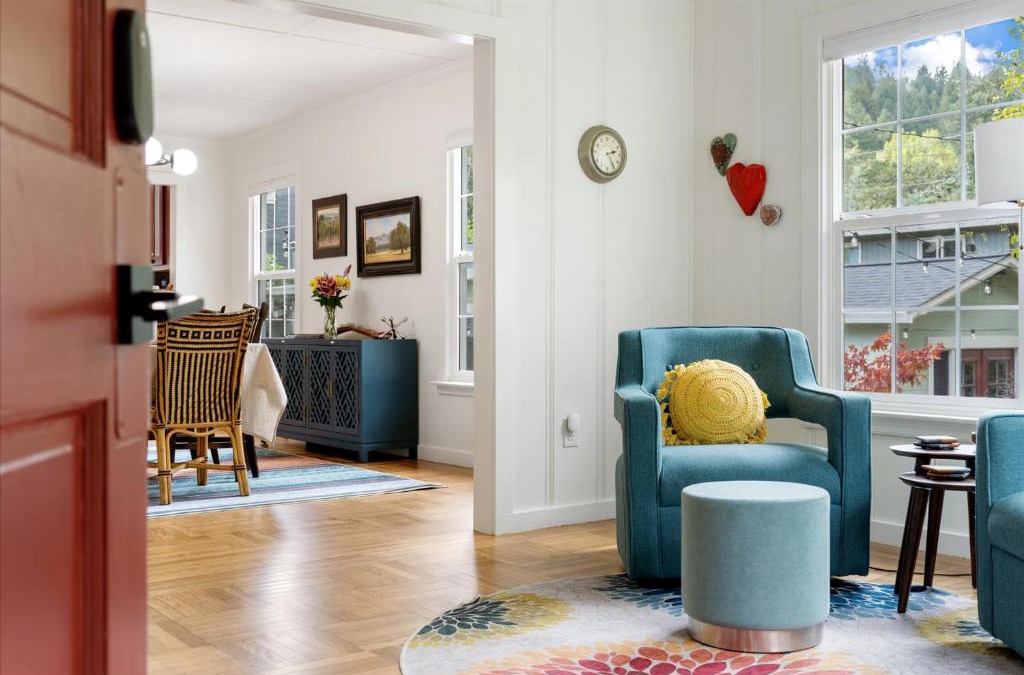 Guerneville House | Mi Corazon Hot Tub Walk to River Yoga Studio