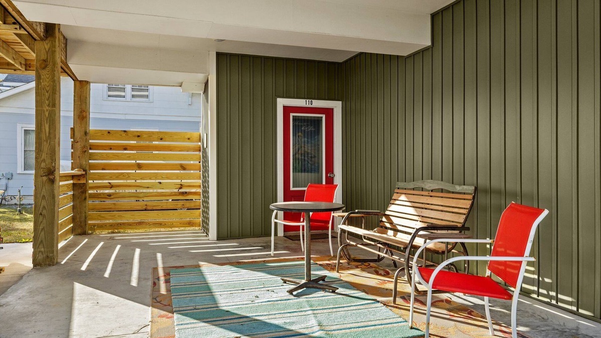 Harkers Island Apartment | Mi Faro Unit B in Harkers Island, NC