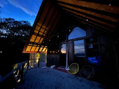 El Santuario Ski Chalet | Mi Refugio Nordico Buho Cabin