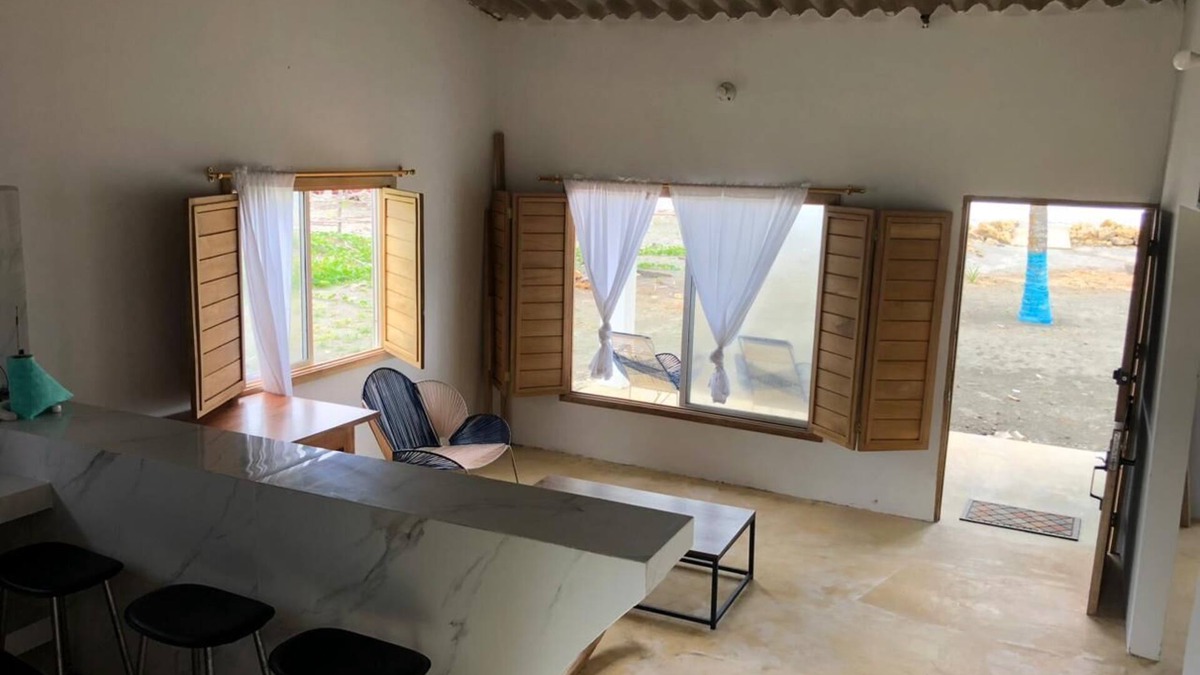 San Bernardo del Viento House | "Mi Terruño" Where Time Slows and the Sea Speaks 2 bedroom bungalow on the beach