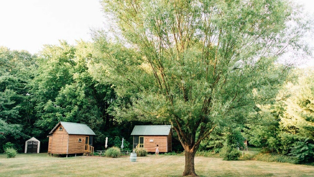 Shorewood-Tower Hills-Harbert Cabin | MI Wine Trail - Tiny Cabins - Big Experiences - up to 28 people!