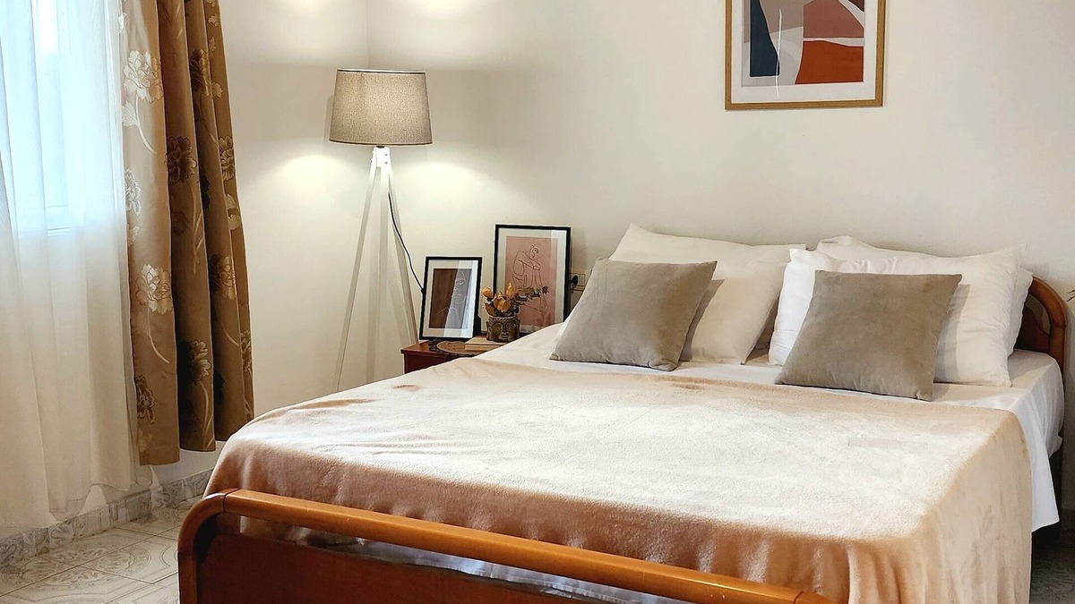 Divjake House | Mia Guest House | Simple, green & spacious villa