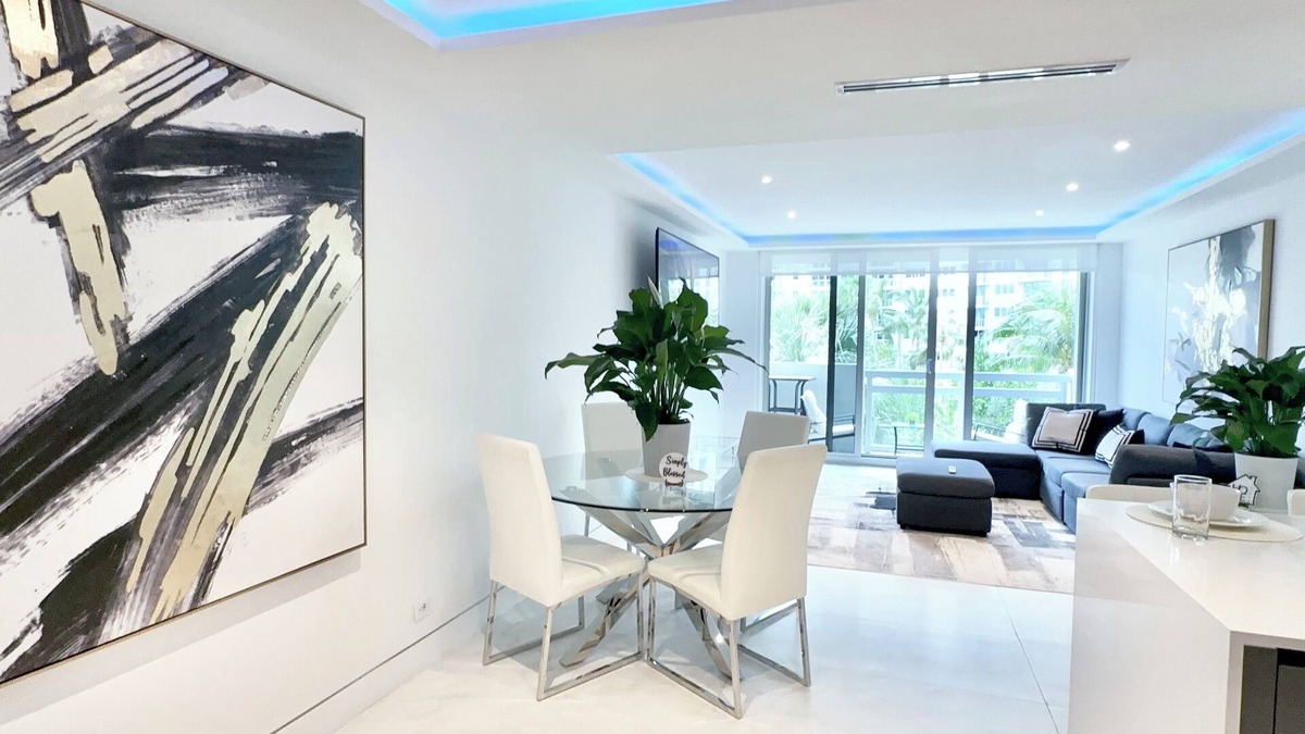 West Avenue Apartment | Miami Bayfront Luxe SuiteBayfront Luxe Stay – Pool, Gym & Views