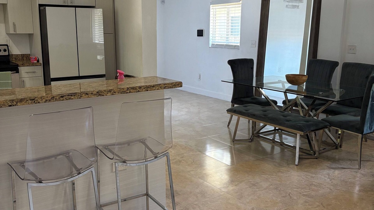 Seybold House | “Miami Gem near Expressway”