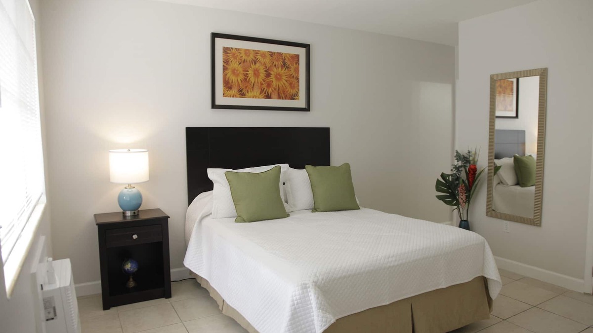Northeast Miami Apartment | Miami Modern Studio # 4
