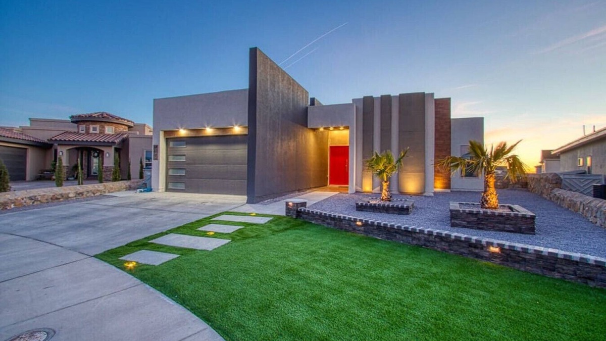 Chamberino House | Miami Style Pool House