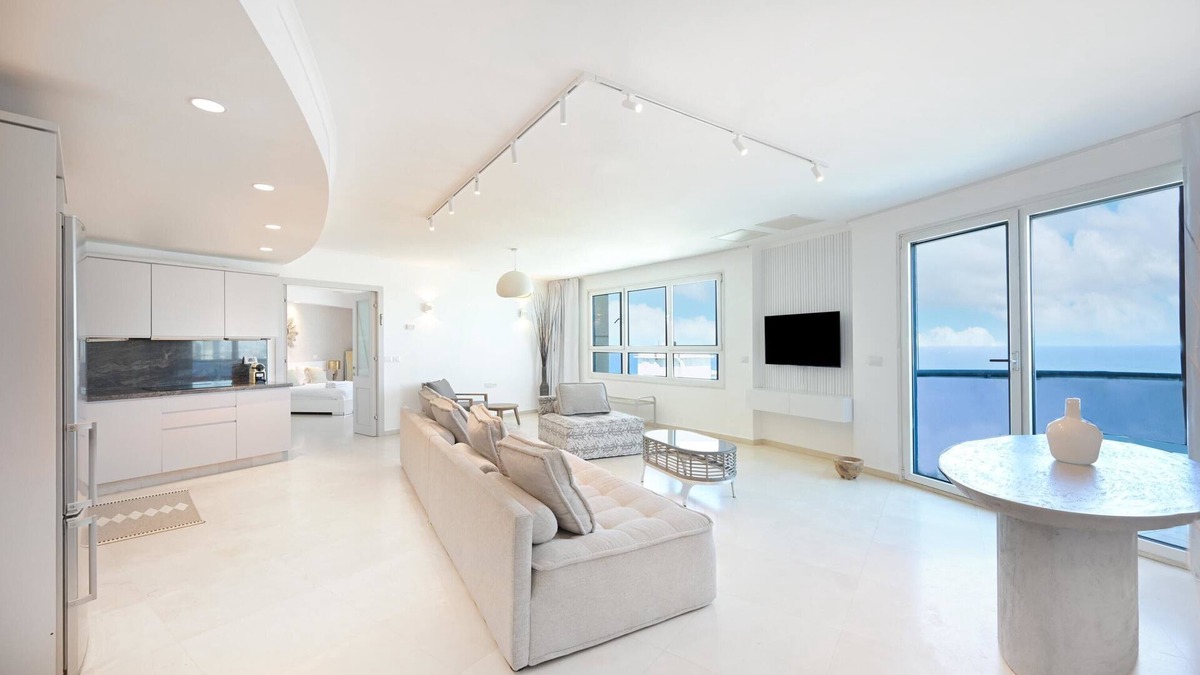 Tel Aviv Promenade Apartment | Miami Vibes 2BR in Isrotel tower by HolyGuest