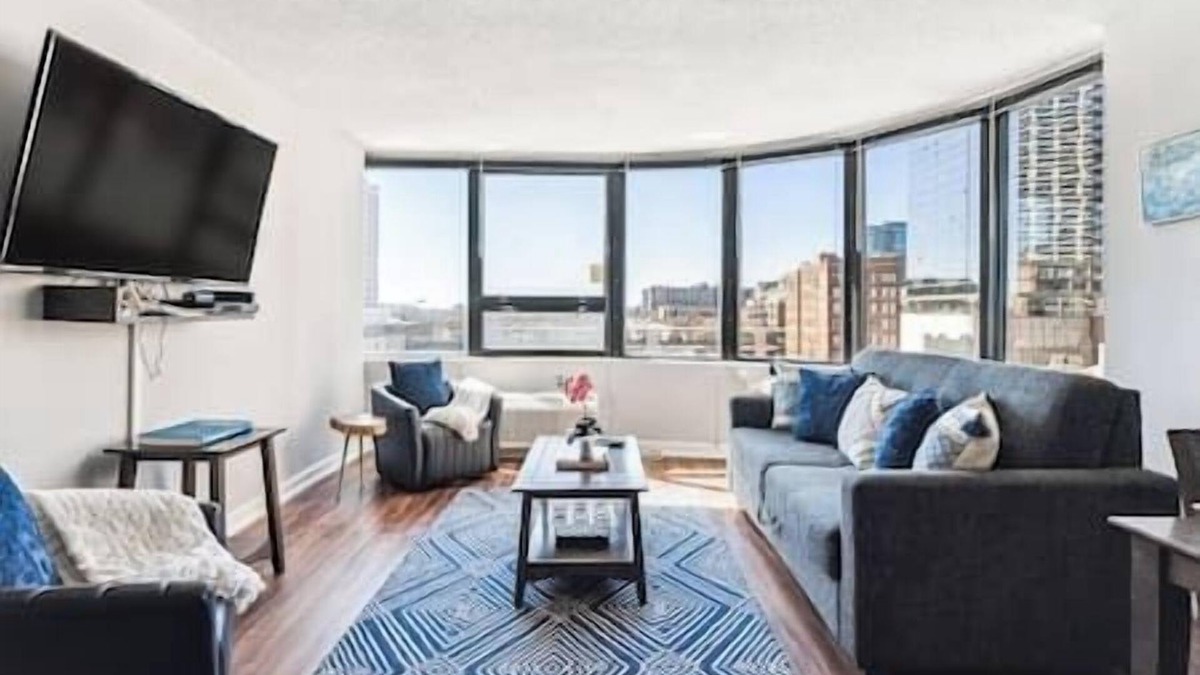 South Loop Condo | MICH AVE #5|Safe DTown Grant Park, Museums 2bd/2ba