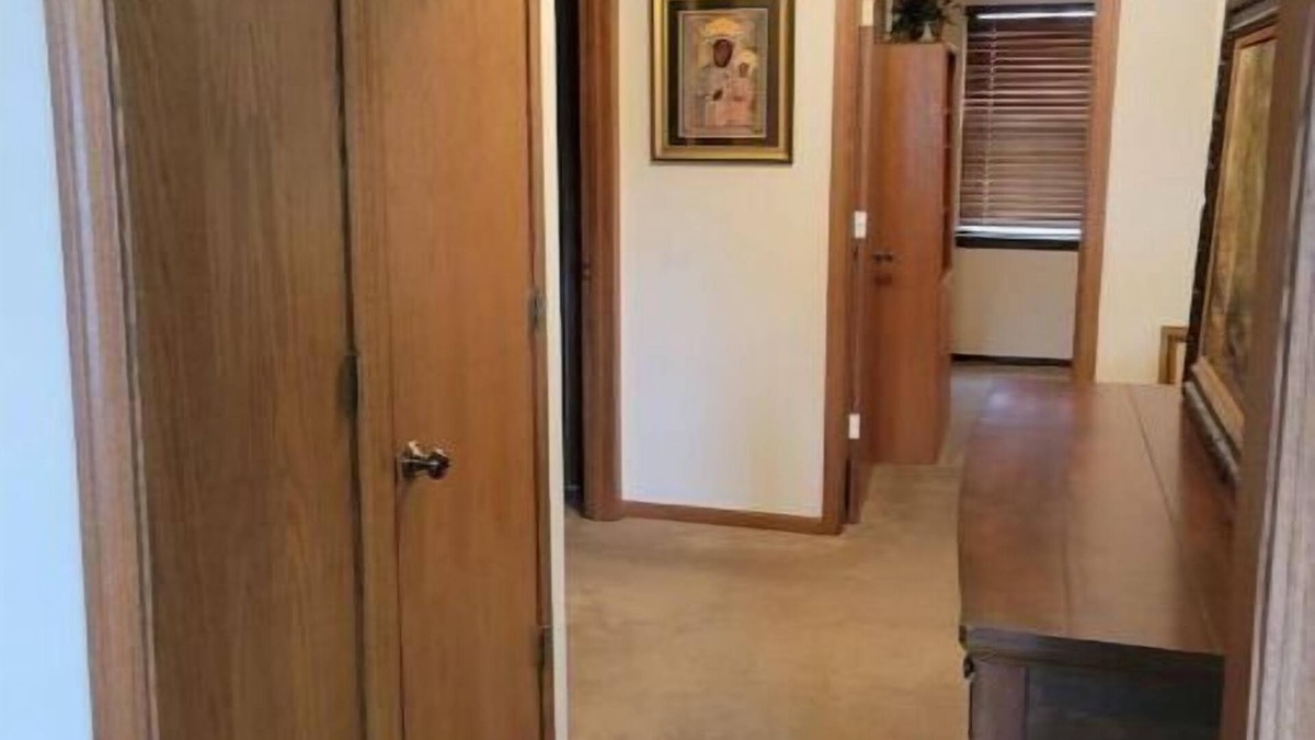 Topeka Apartment | Mickeys Getaway!