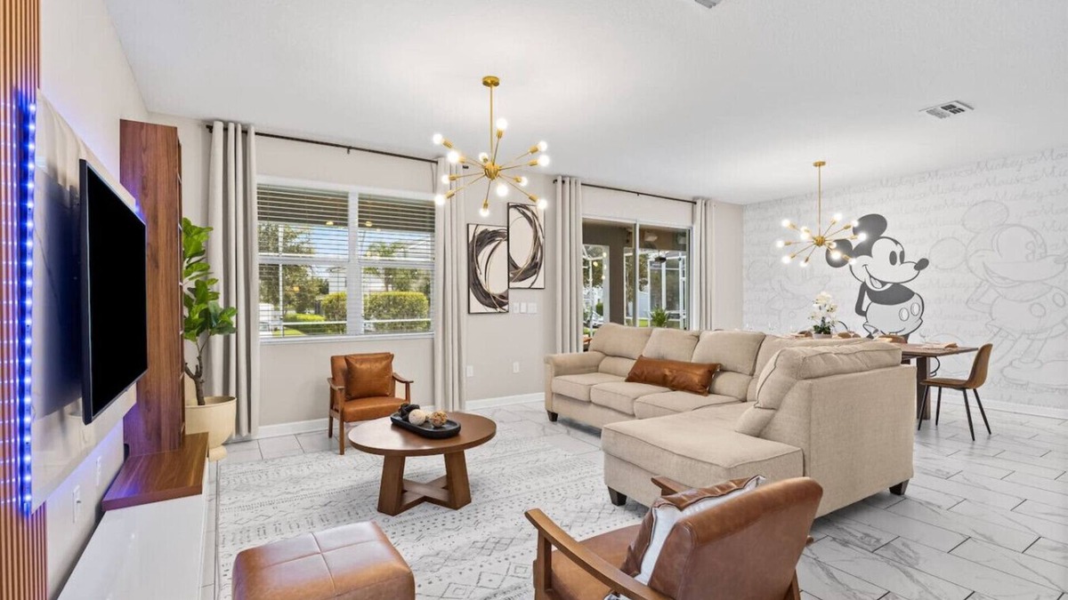 Davenport House | Mickey’s Luxury Hideaway 8BR Home w/Private Pool
