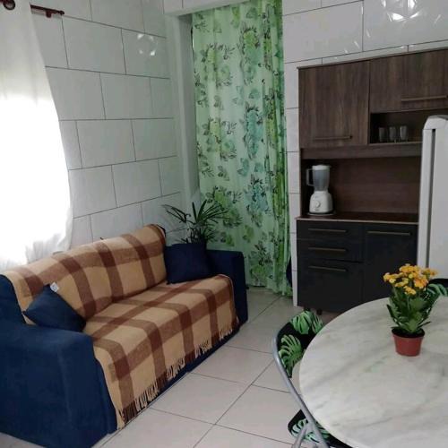 Paraty House | Micro casa Pedra em flor