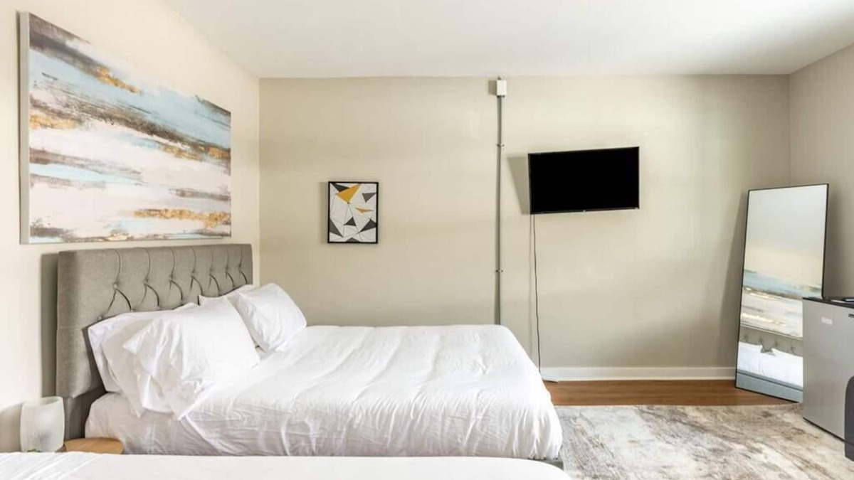 Nashville House | Micro Motel 2 Bed! Su