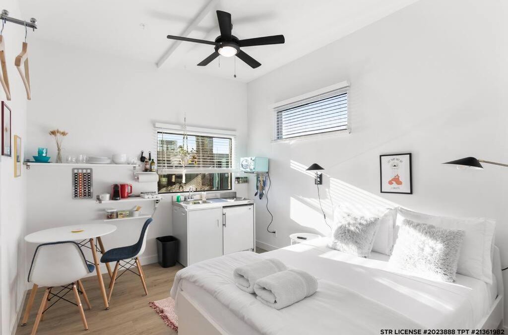 South Scottsdale Apartment | Micro Studio with balcony & pool view - Walk to OT