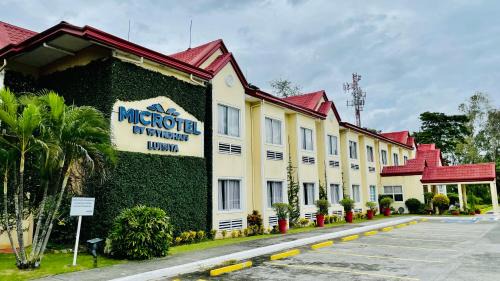Tarlac Hotel | Microtel by Wyndham Tarlac