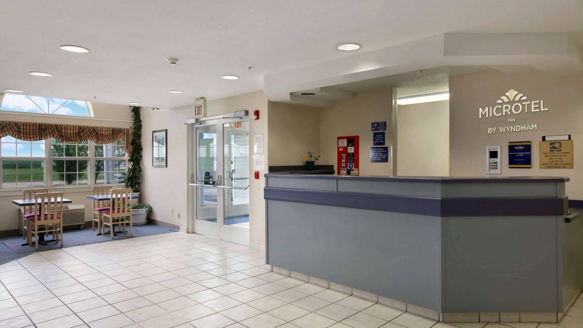 Champaign Hotel | Microtel Inn by Wyndham Champaign