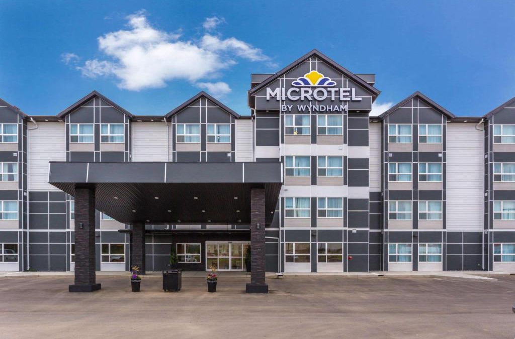 Whitecourt Hotel | Microtel Inn & Suites by Wyndham Whitecourt