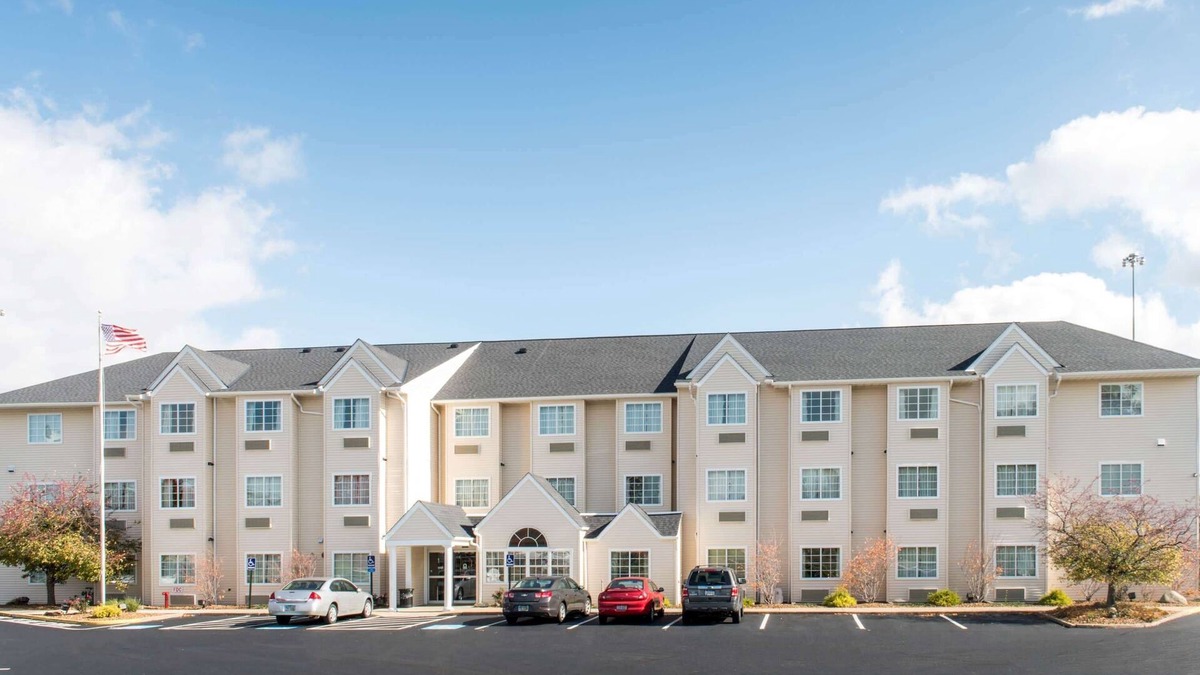 North Canton Hotel | Microtel Inn & Suites by Wyndham North Canton