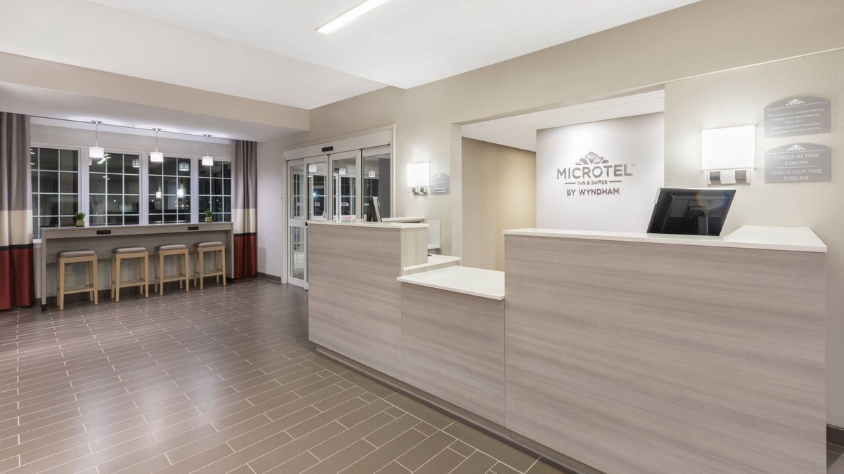 Perry Hotel | Microtel Inn & Suites By Wyndham Perry