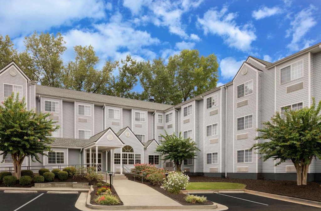 Buford Highway Hotel | Microtel Inn & Suites by Wyndham Atlanta Buckhead Area