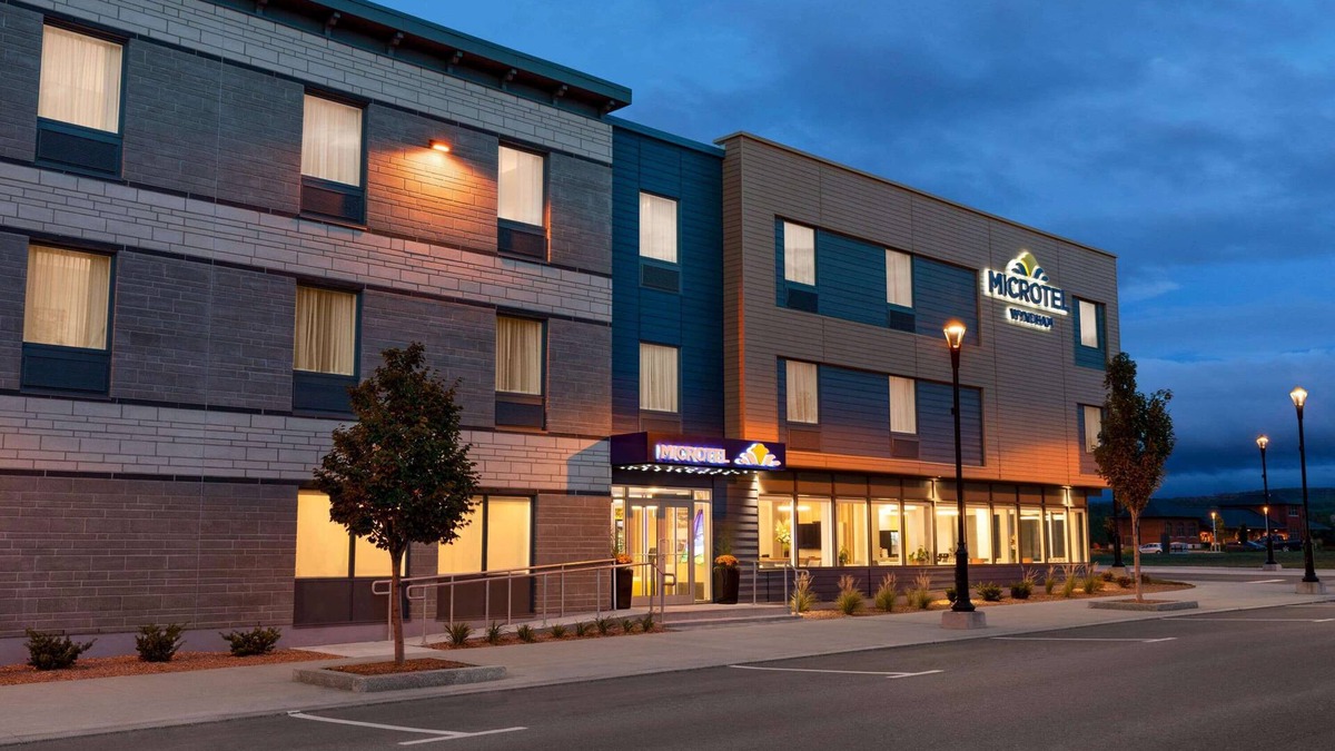 Lac-Megantic Hotel | Microtel Inn & Suites by Wyndham Lac-Megantic