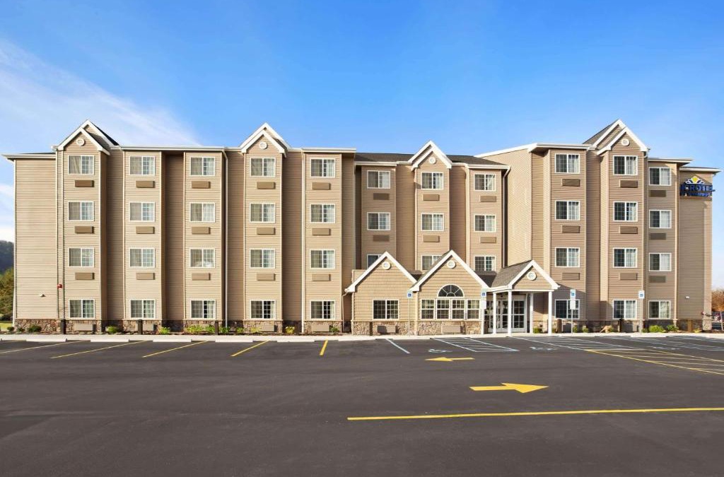 Sayre Hotel | Microtel Inn & Suites-Sayre, PA