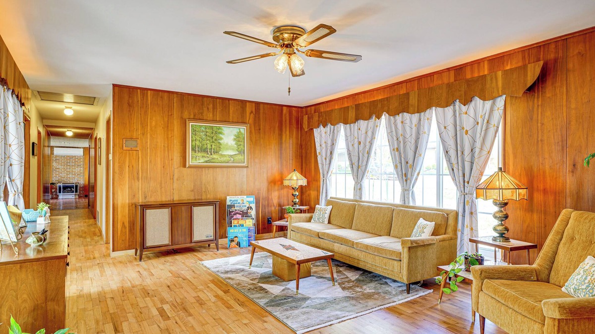 Monett House | Mid-Century 1950s Retreat w/Rec Room in Monett!
