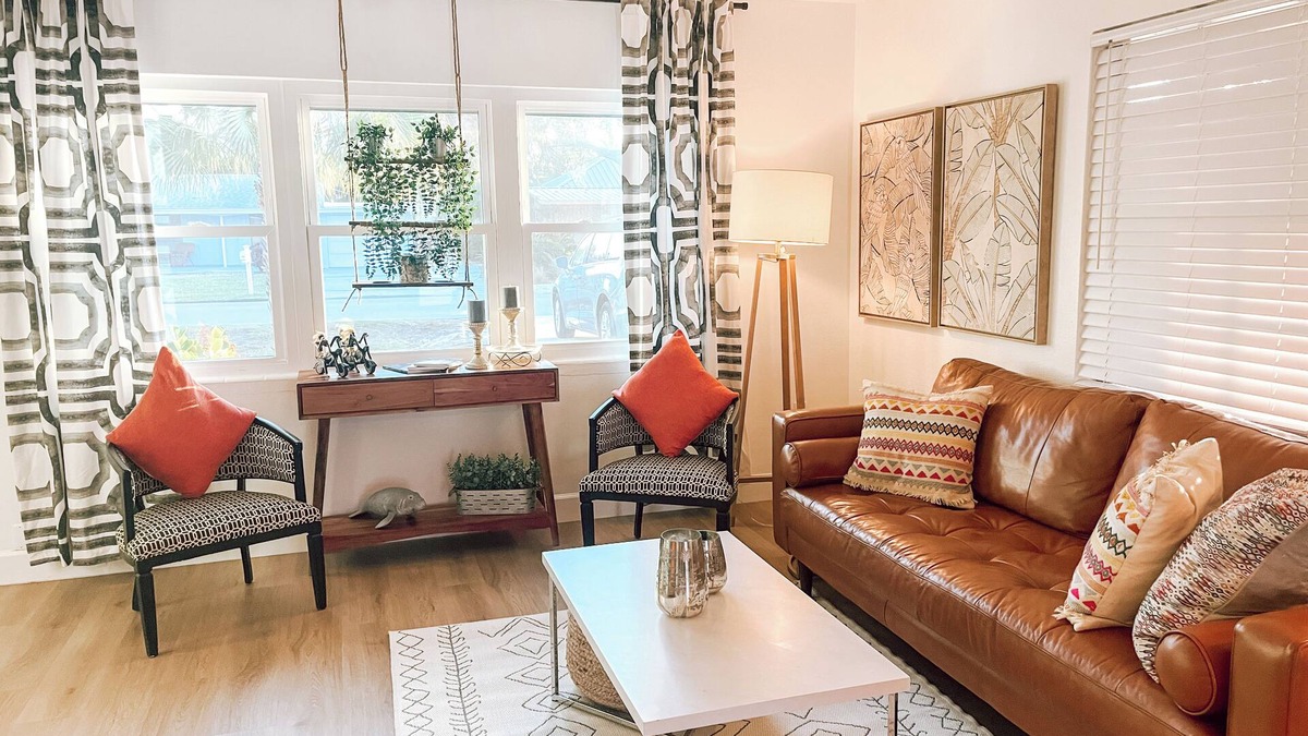 Golden Beach House | Mid-Century 2-Bedroom Charm - Beach, Pets, Fenced Yard in Fabulous Venice
