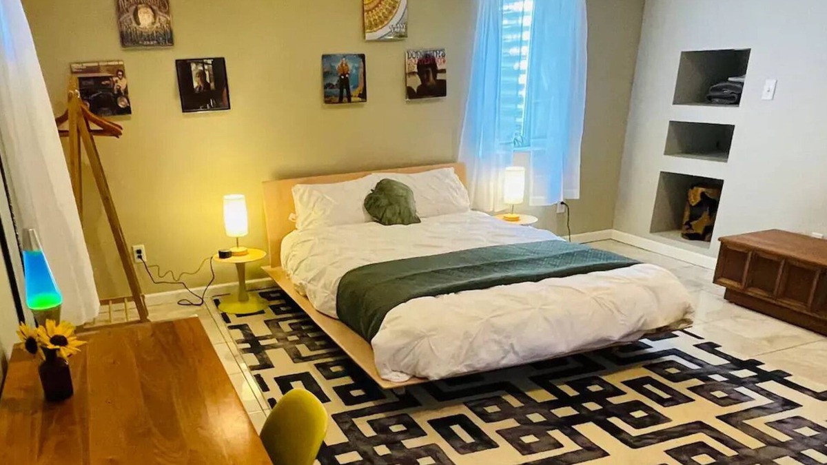 Westminster Apartment | Mid-Century Apple Blossom Suite!