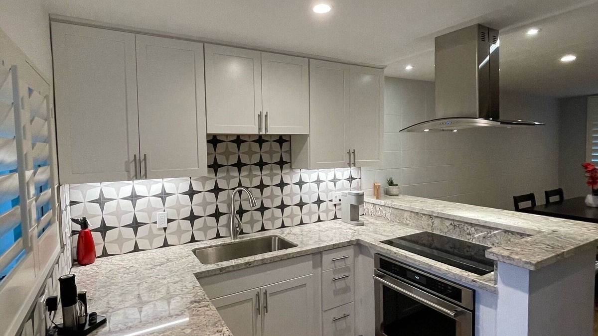 Magnesia Falls Cove Condo | Mid century condo in Magnesia Falls Cove