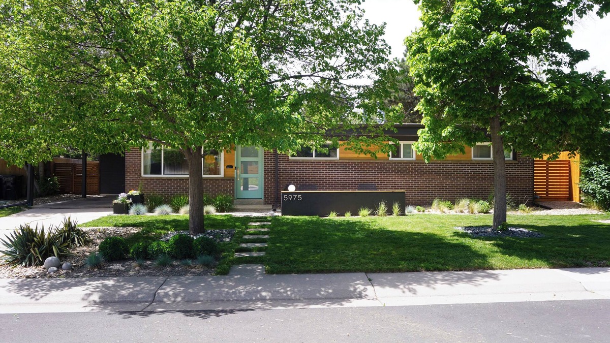 Alta Vista Area House | Mid-Century Gem, Yard + Parks +Walk to Olde Town