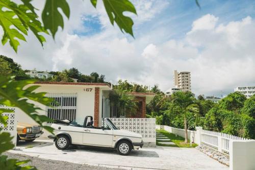 Yogi House | Mid-Century House YOGI