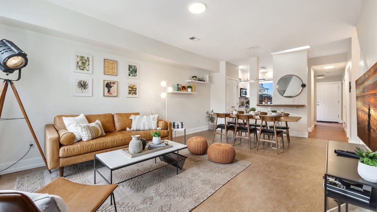 Old Town North House | Mid-century Mod Retreat near Old Town – Free Bikes