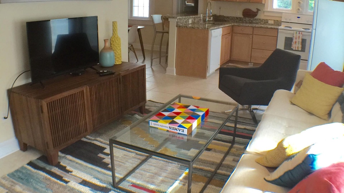 Northeast Virginia Beach Apartment | Mid century modern 1 bedroom apartment