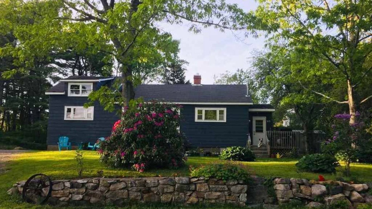 Chester House | Mid century modern home for rent in sought after Chester