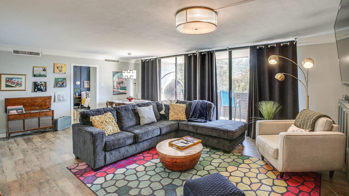 Mid America Condo | Mid-Century Modern Condo on Lake Hamilton!