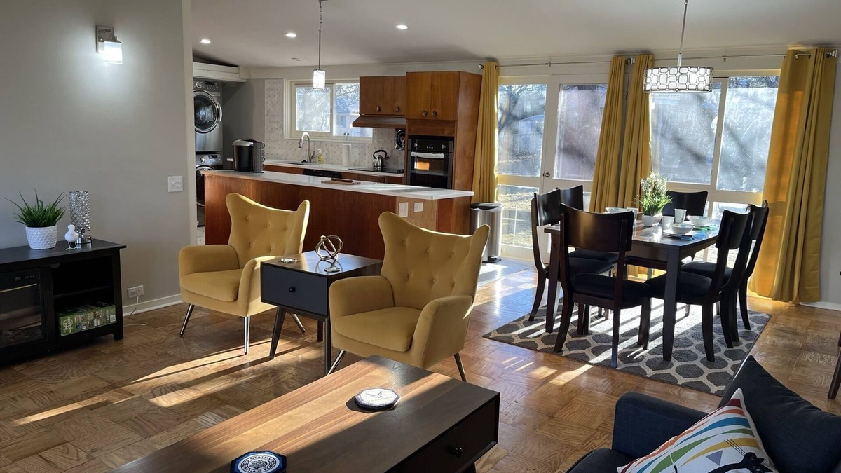 Jacksonville House | Mid Century Modern Cottage near Air Base and Hospital