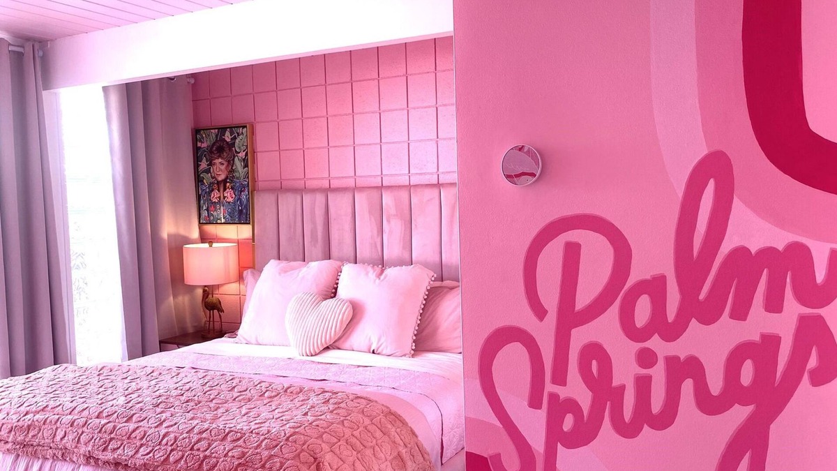 Deepwell Estates House | Mid Century Modern Barbie bungalow in Historic Ocotillo Lodge