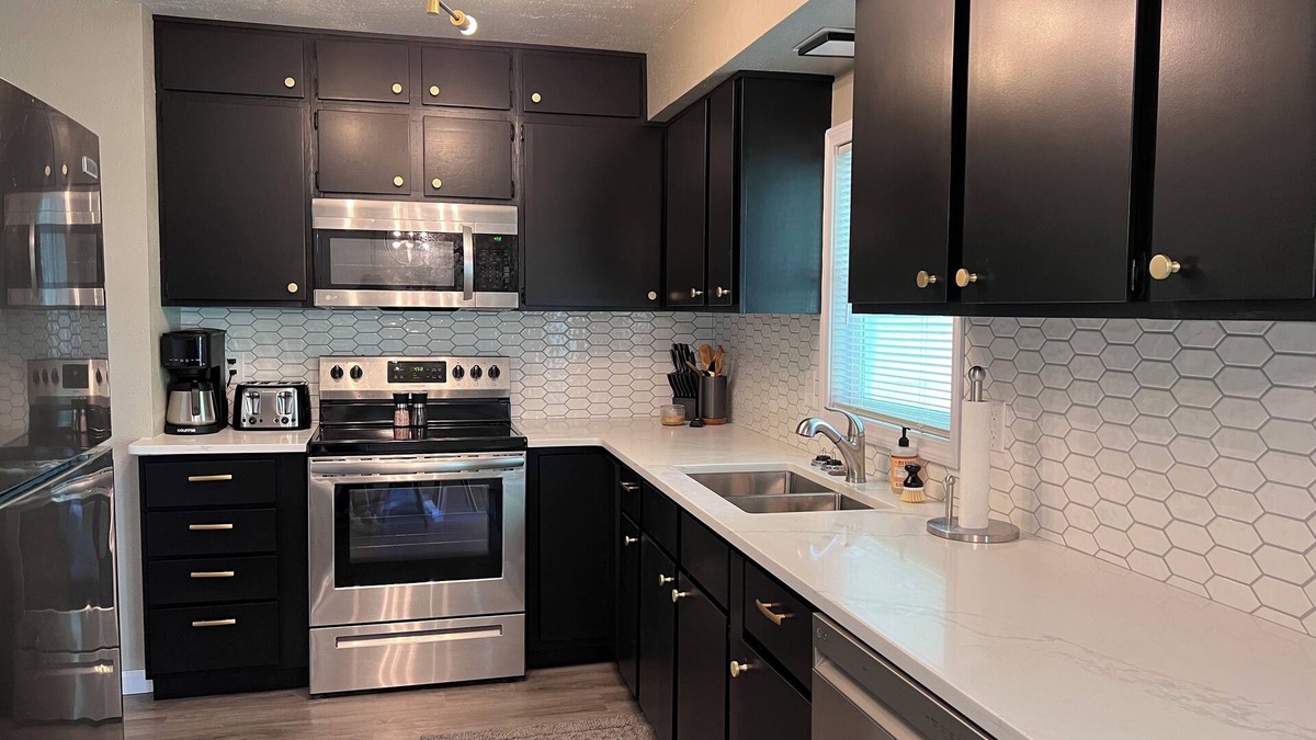 Sioux Falls House | Mid-Century modern 2-bedroom home near McKennan Park, hospitals and universities