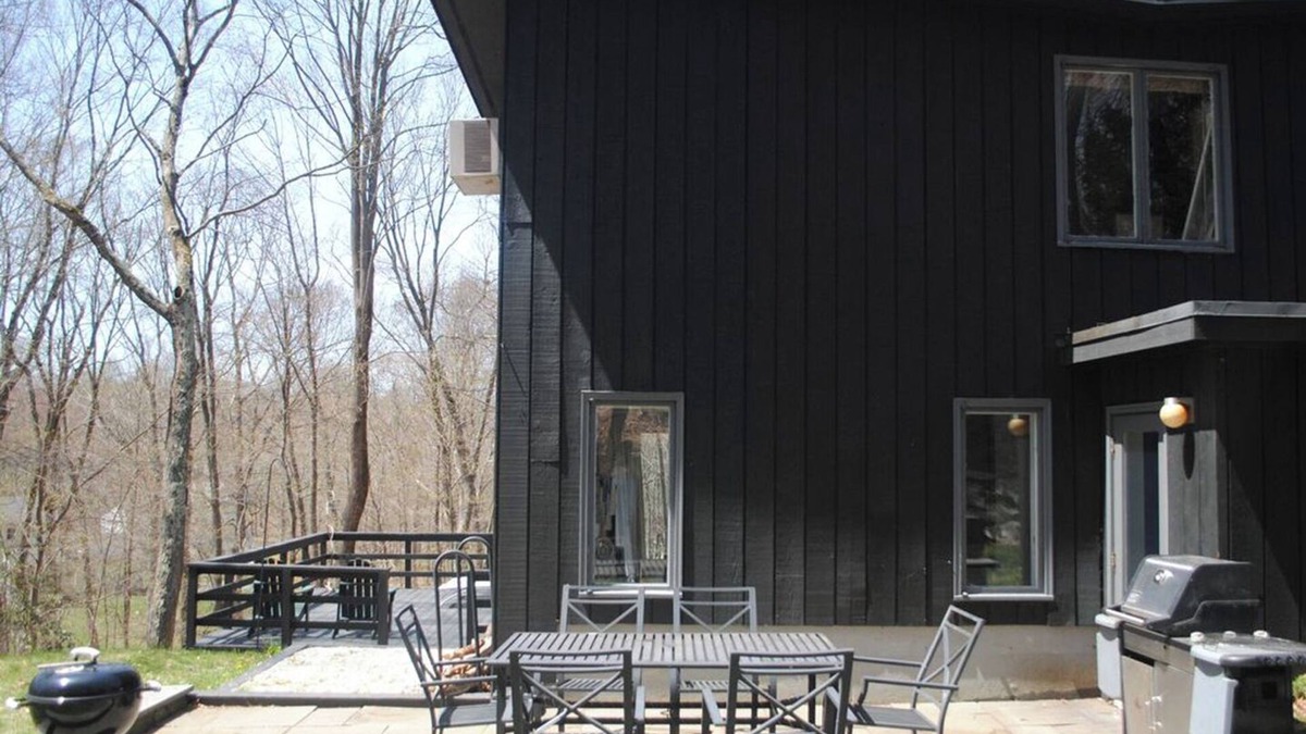 Lewisboro House | Mid-Century Modern Hilltop Retreat