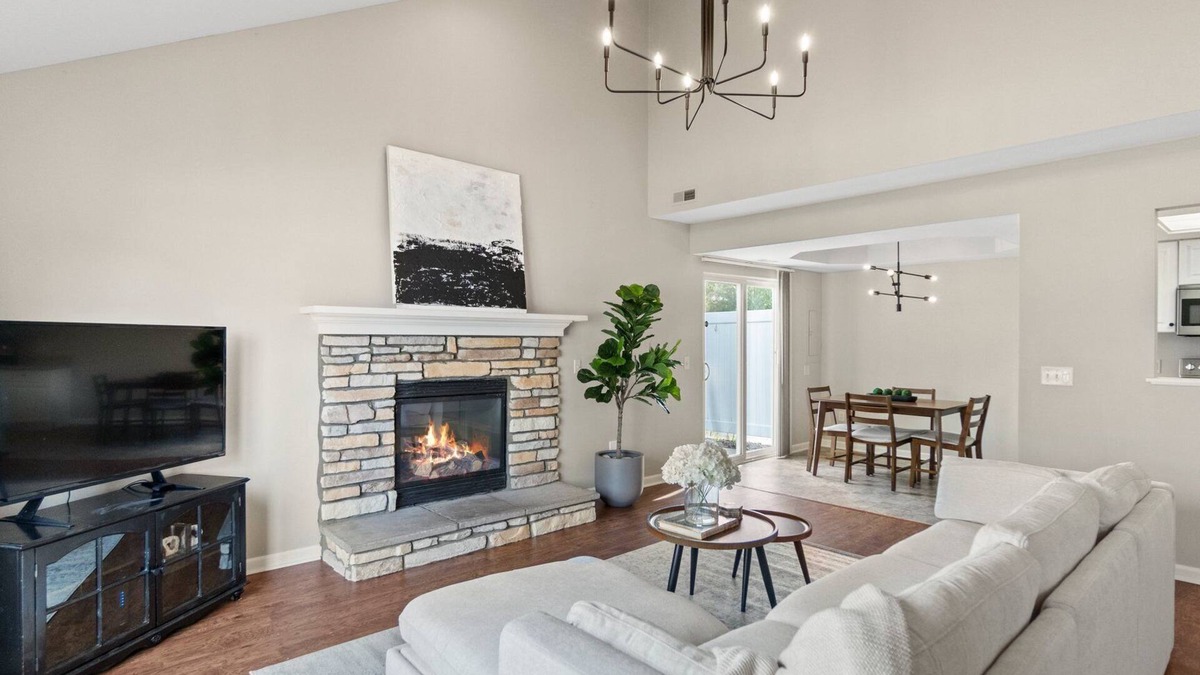 Fort Wayne House | Mid-Century Modern Villa near Dupont and Parkview Hospital